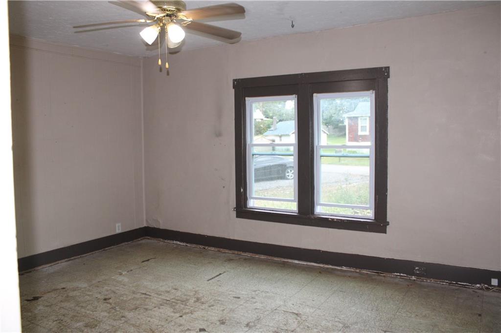 127 Chicora Road Butler, PA 16001 - Photo 5 of 8 an empty room with a window