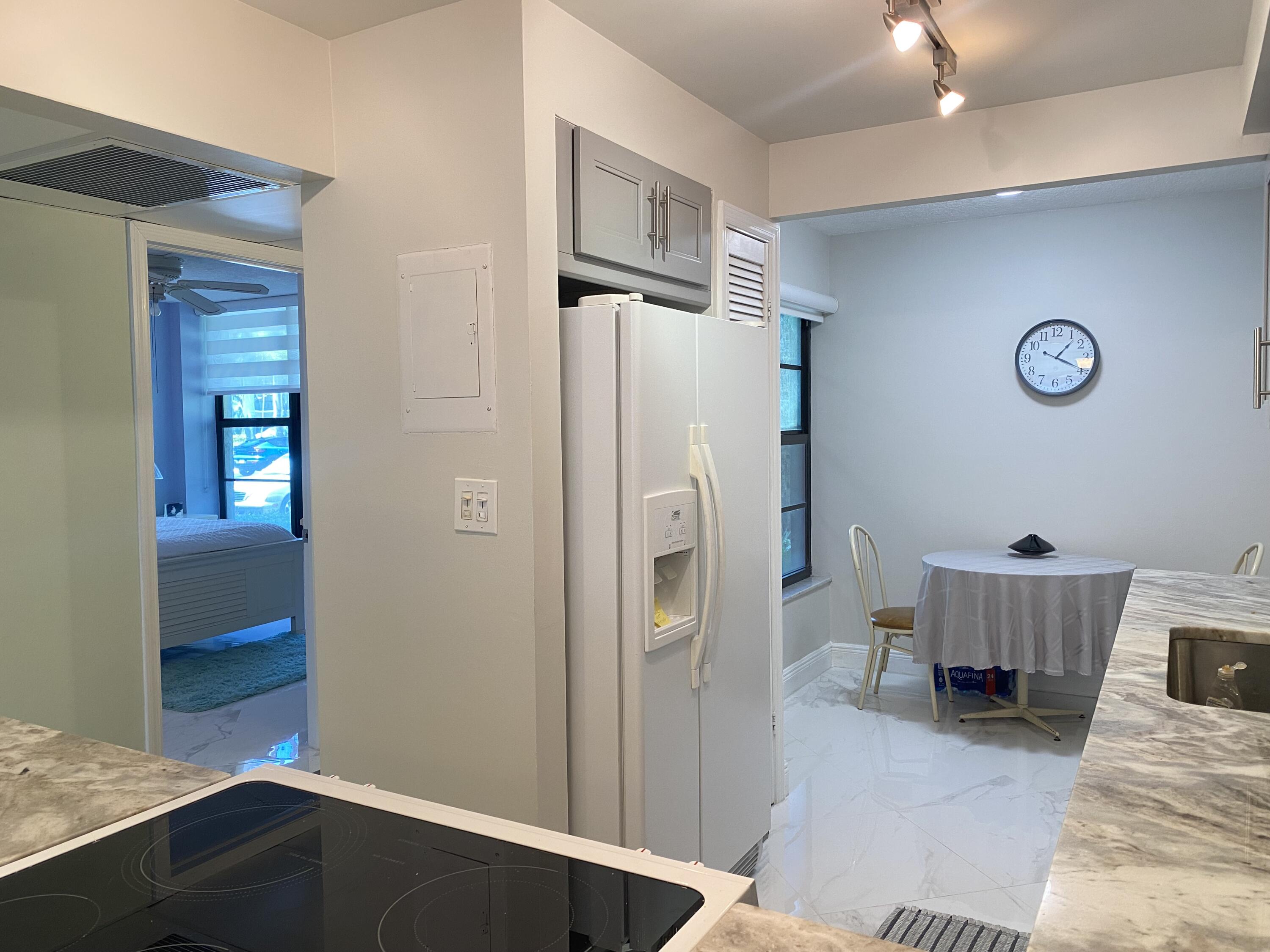 2 Royal Palm Way, Unit 101 Boca Raton, FL 33432 - Photo 19 of 24 Eat-in Kitchen