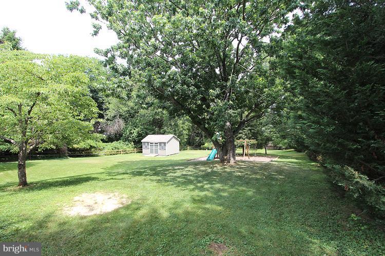 17117 Longdraft Road Gaithersburg, MD 20878 - Photo 20 of 21 Back Yard