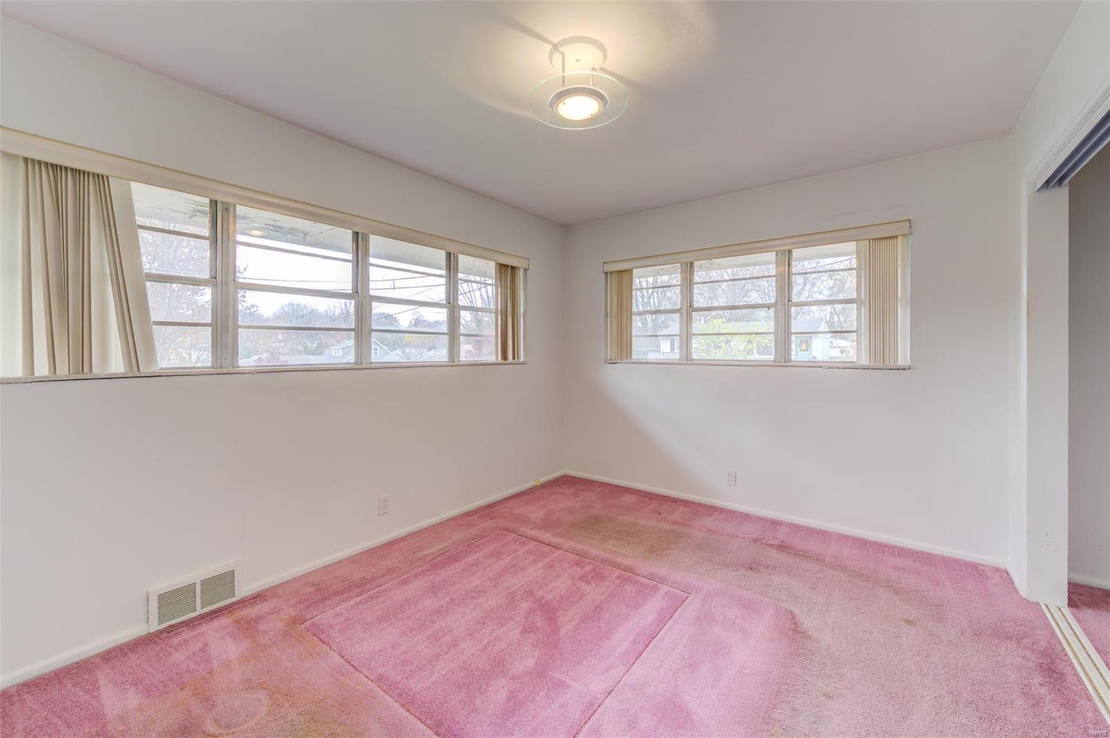 9091 Patrick Drive St. Louis, MO 63114 - Photo 12 of 34