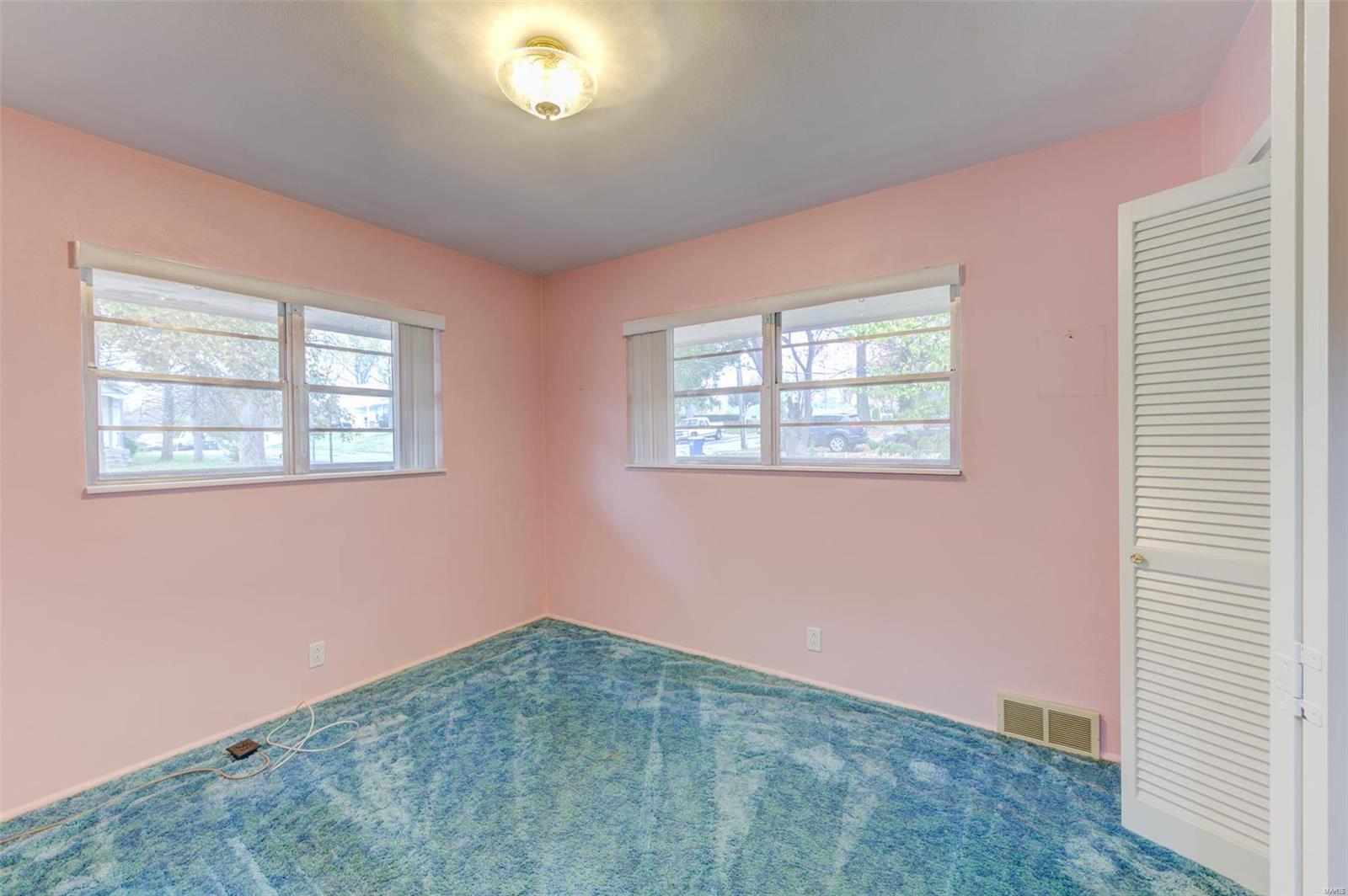 9091 Patrick Drive St. Louis, MO 63114 - Photo 17 of 34