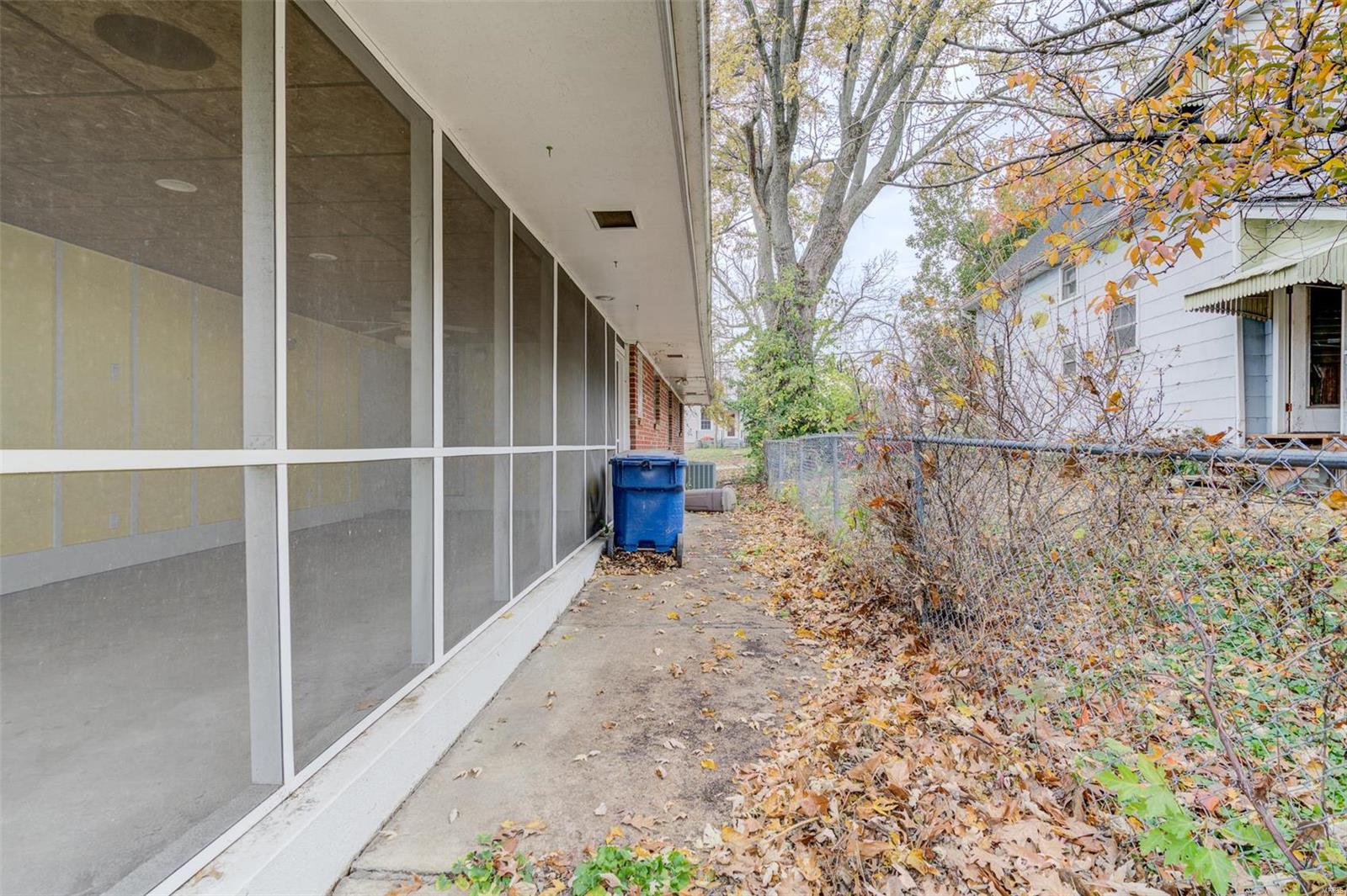 9091 Patrick Drive St. Louis, MO 63114 - Photo 29 of 34