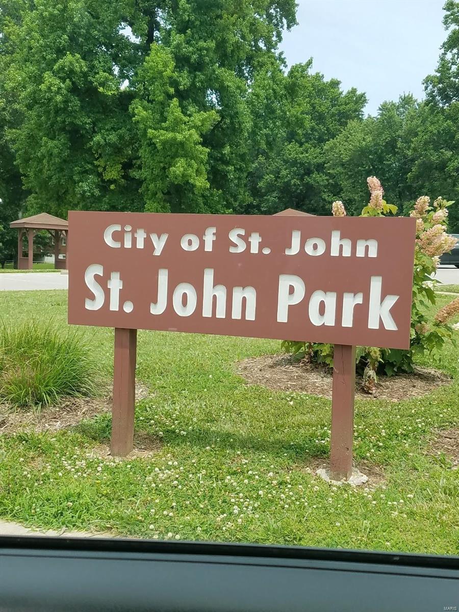 9091 Patrick Drive St. Louis, MO 63114 - Photo 31 of 34