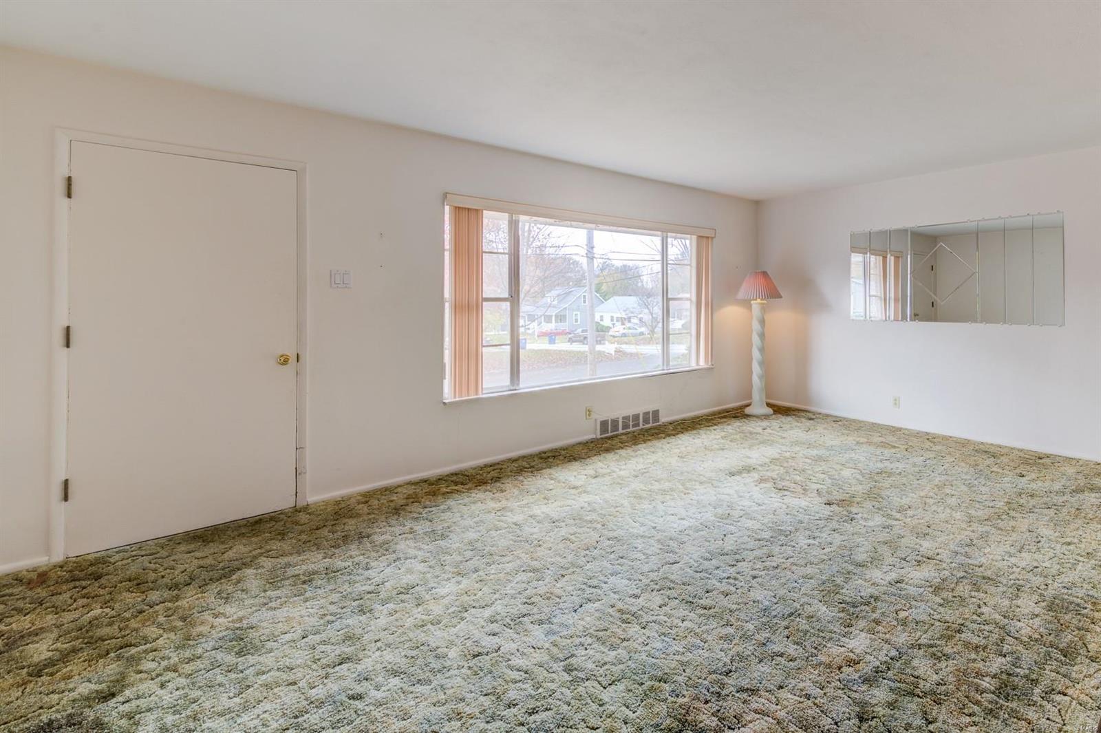 9091 Patrick Drive St. Louis, MO 63114 - Photo 5 of 34