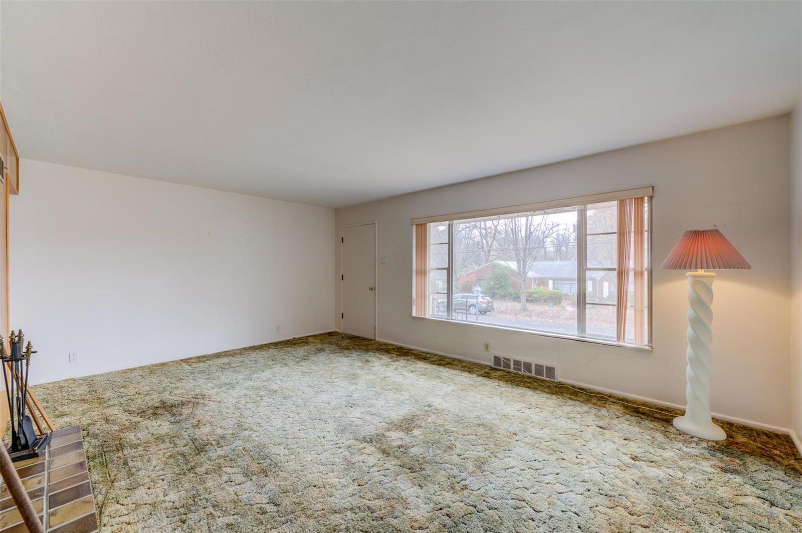 9091 Patrick Drive St. Louis, MO 63114 - Photo 7 of 34