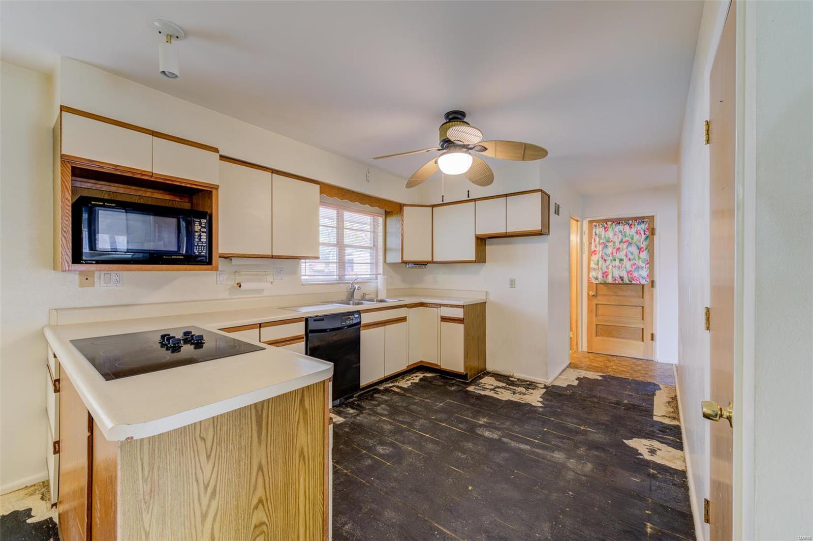 9091 Patrick Drive St. Louis, MO 63114 - Photo 9 of 34