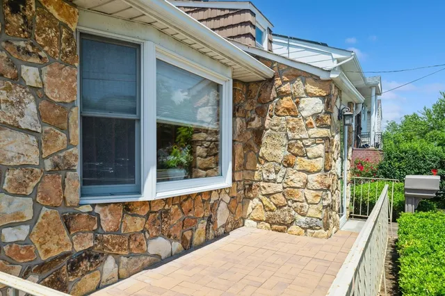 $729,888 | 862 Peninsula Boulevard, Woodmere, NY 11598