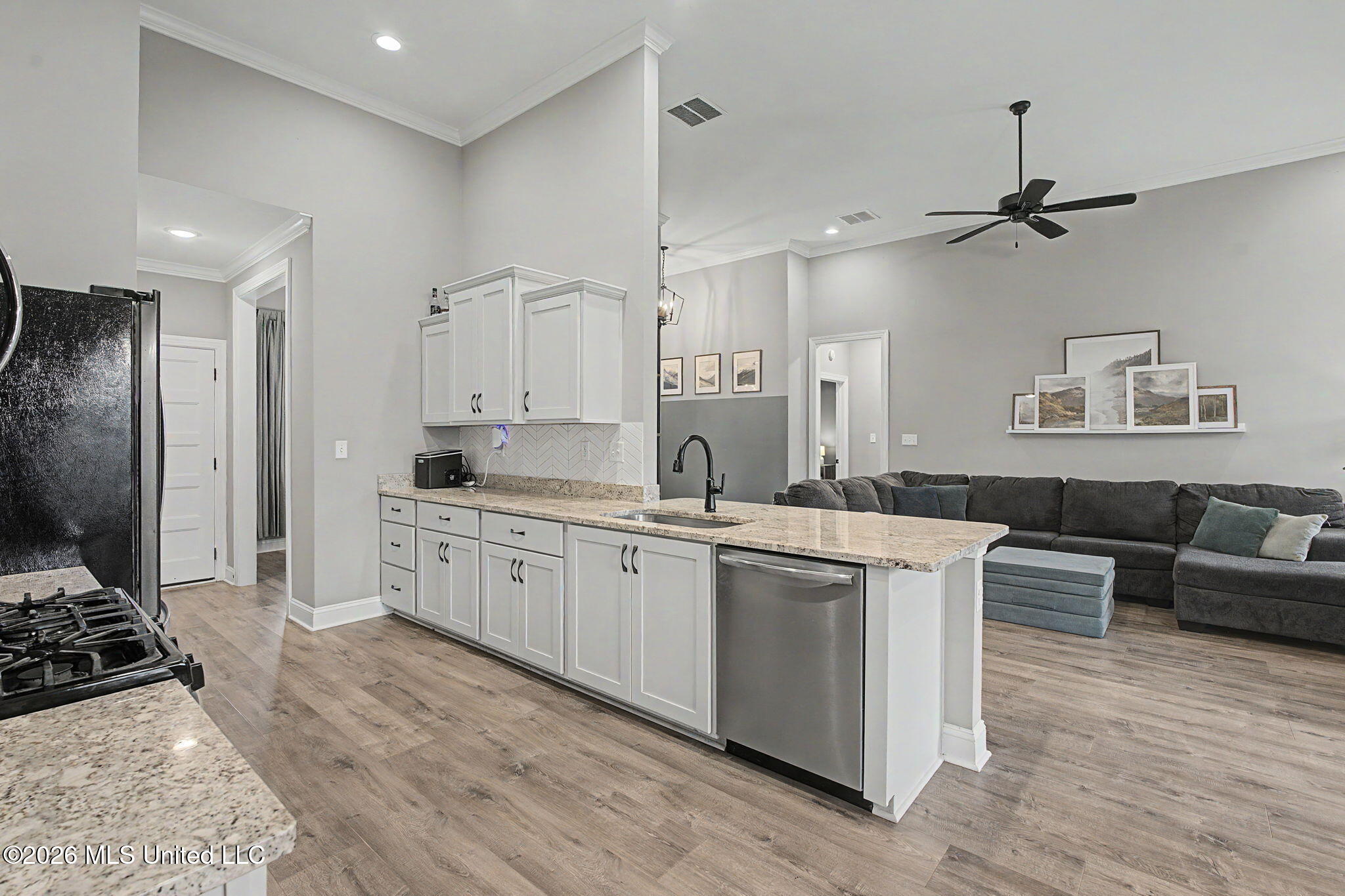 1614 Fall Gdn Drive Hernando, MS 38632 - Photo 17 of 56 Kitchen
