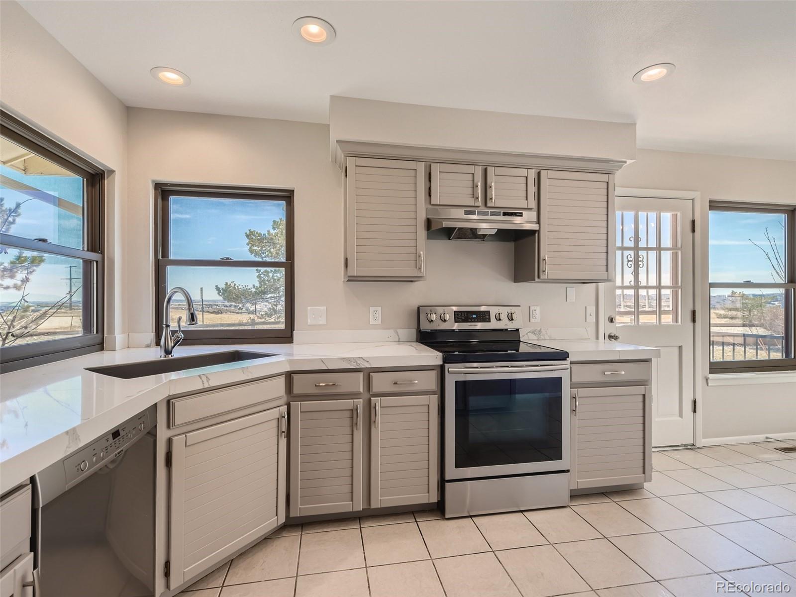 18 Brixham Court Castle Pines, CO 80108 - Photo 11 of 36