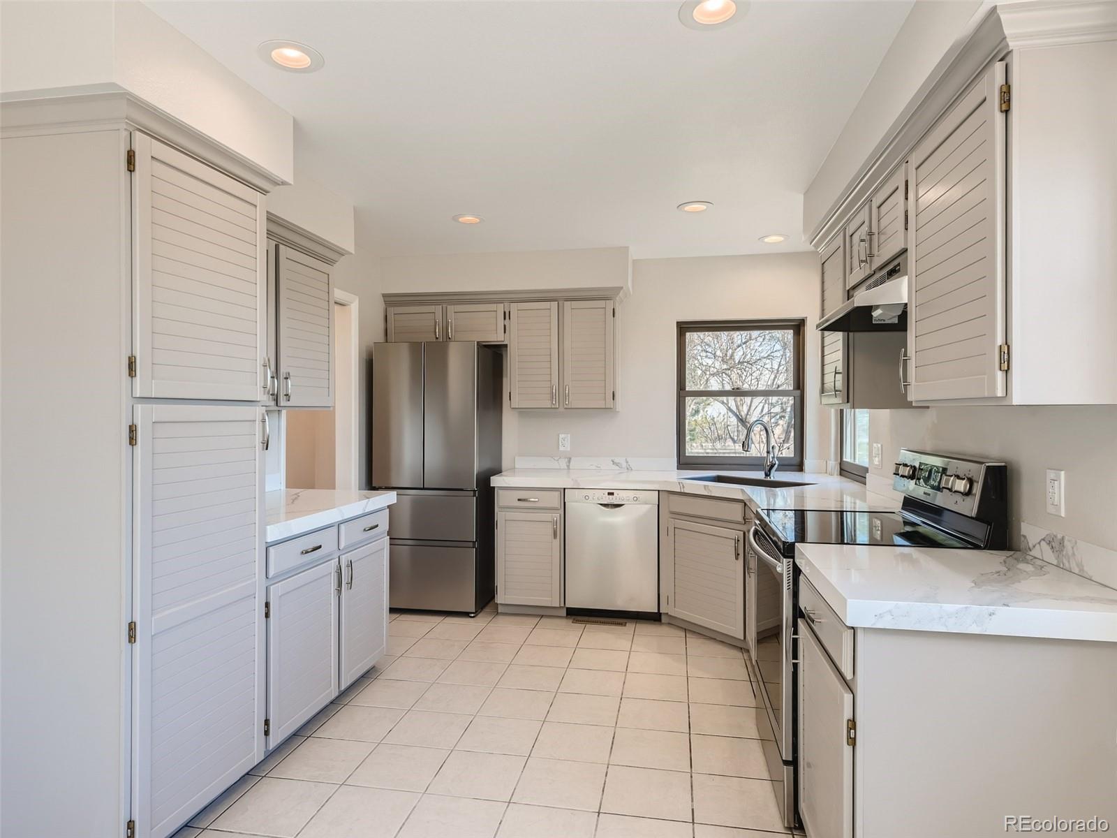 18 Brixham Court Castle Pines, CO 80108 - Photo 10 of 36