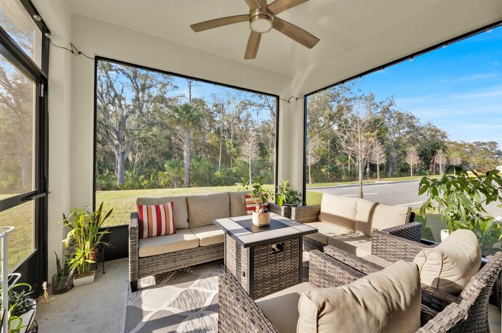 5237 Royal Point Avenue Kissimmee, FL 34746 - Photo 22 of 28 a living room with furniture and a large window