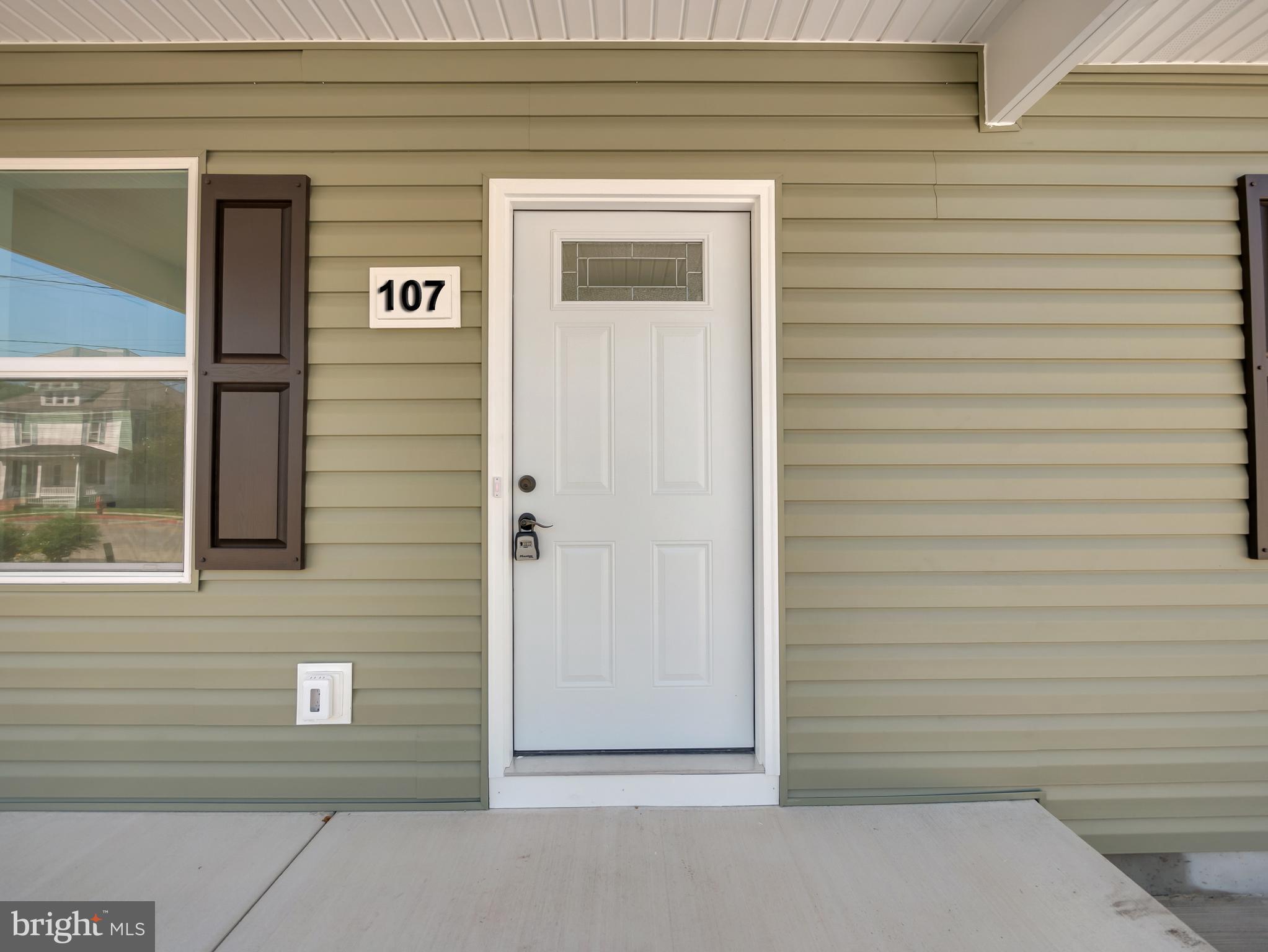 107 Broad Street Hurlock, MD 21643 - Photo 4 of 34 Welcome to 107 Broad - your new home!