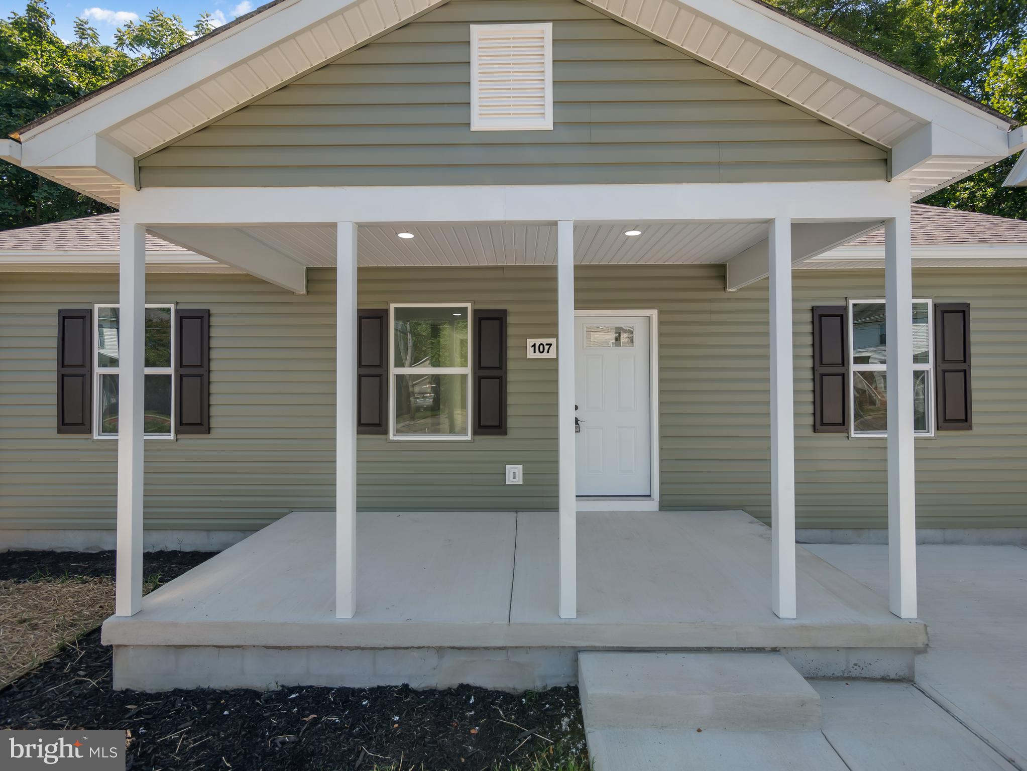 107 Broad Street Hurlock, MD 21643 - Photo 6 of 34 Nice front porch