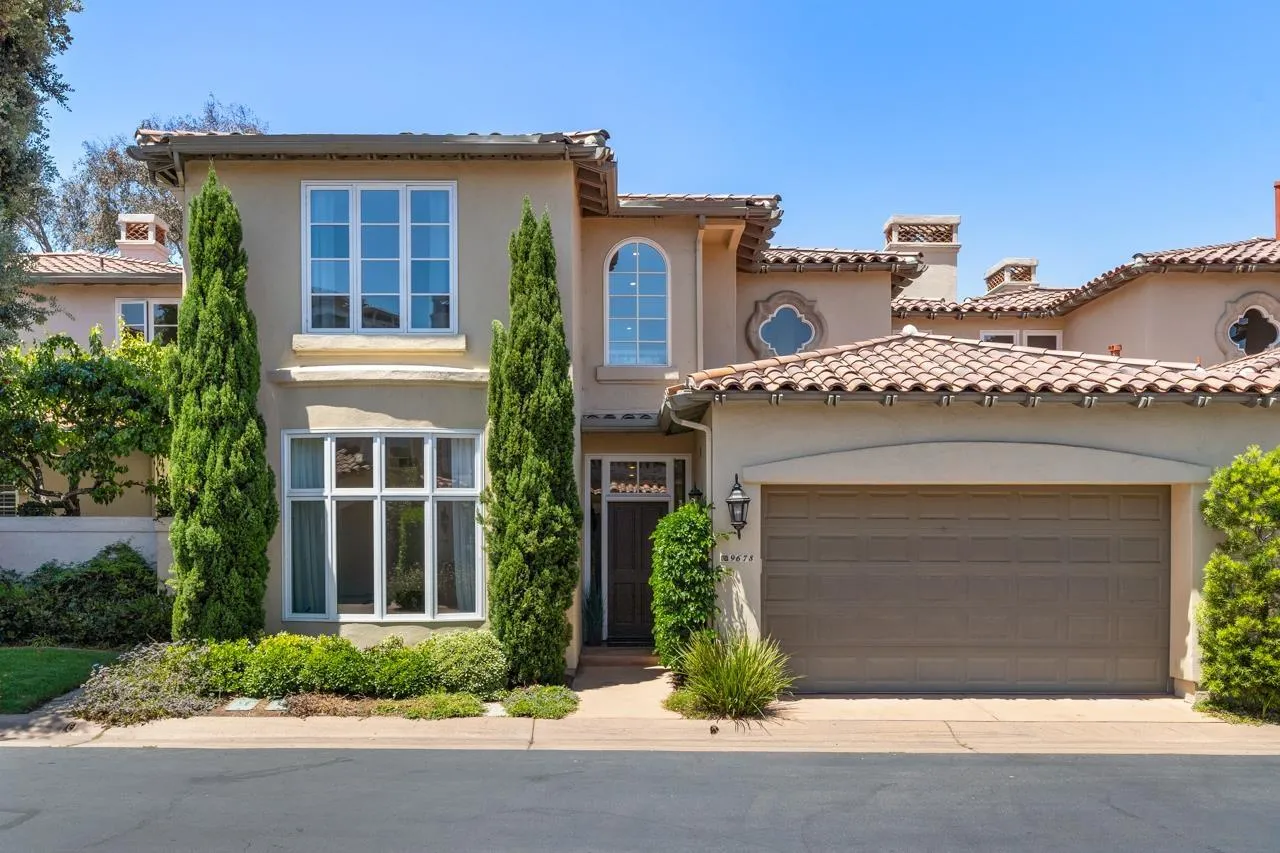 9678 Claiborne Square La Jolla, CA 92037 - Photo 37 of 38 front view of house with a yard