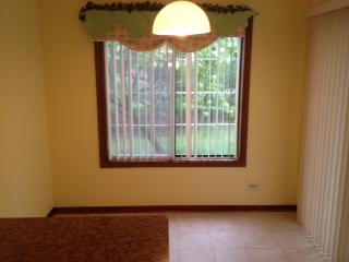 2435 Raleigh Court, Unit 7 Schaumburg, IL 60193 - Photo 4 of 8
