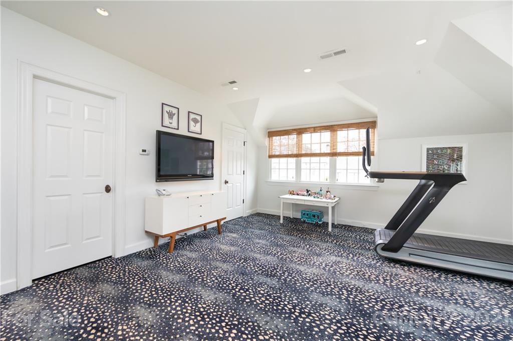 326 Colville Road Charlotte, NC 28207 - Photo 13 of 32 Gallery Image 13