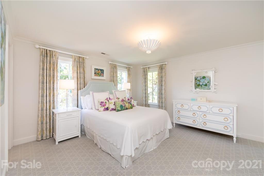 326 Colville Road Charlotte, NC 28207 - Photo 25 of 32 Gallery Image 25