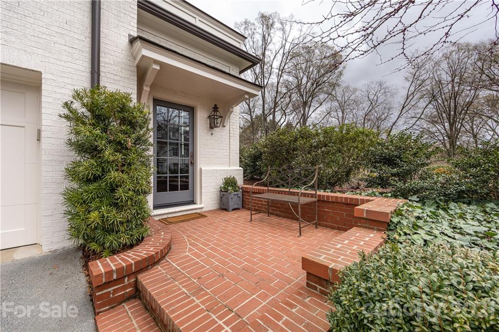 326 Colville Road Charlotte, NC 28207 - Photo 28 of 32 Gallery Image 28
