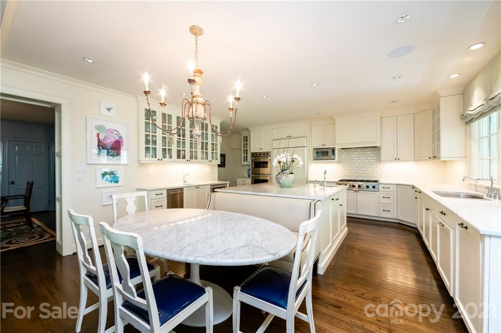 326 Colville Road Charlotte, NC 28207 - Photo 9 of 32 Gallery Image 9