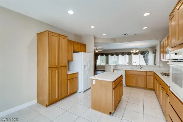 $2,400 | 2316 Desert Fox Drive, Henderson, NV 89052