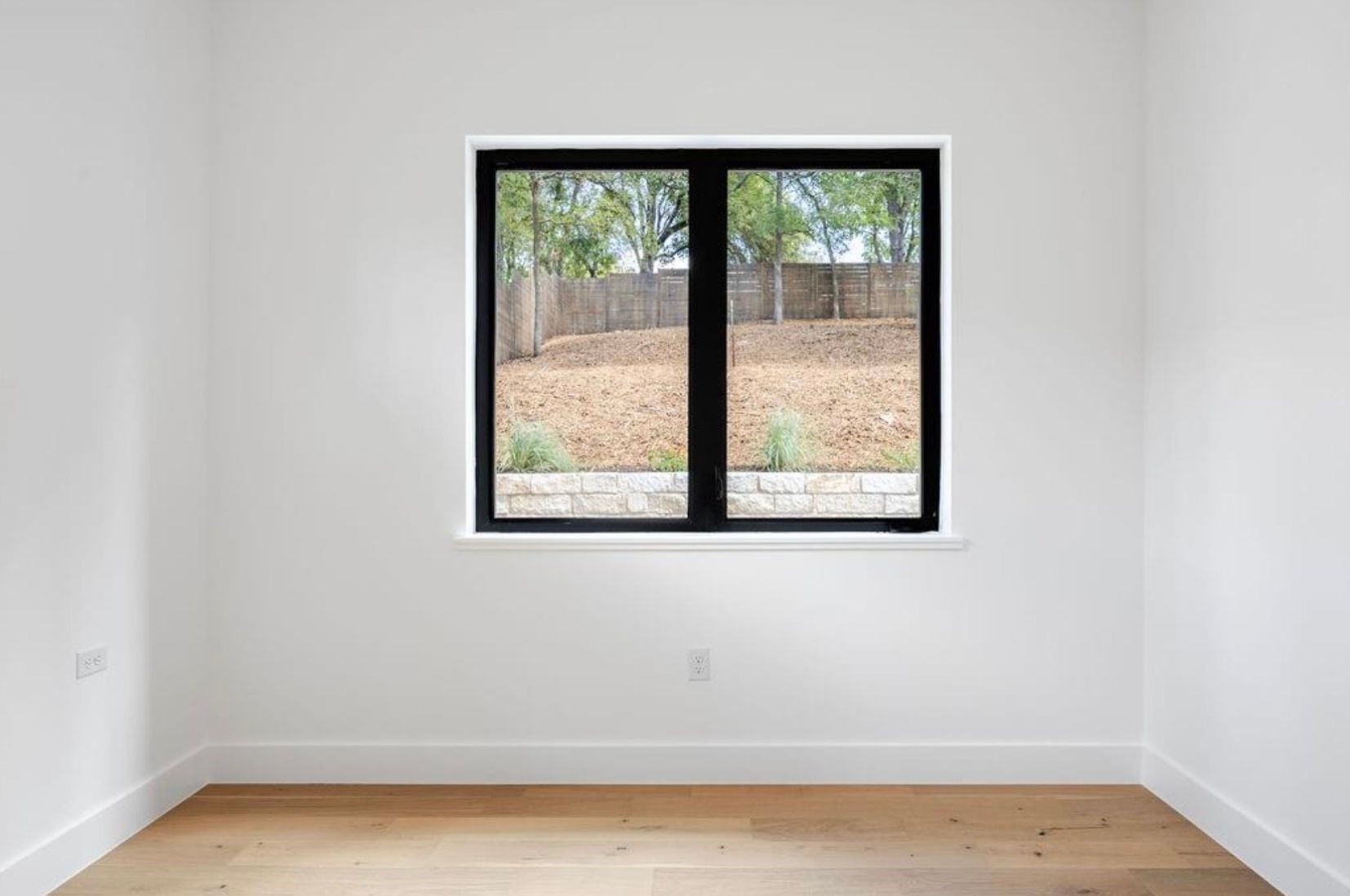 1311 Deloney Street Austin, TX 78721 - Photo 16 of 39