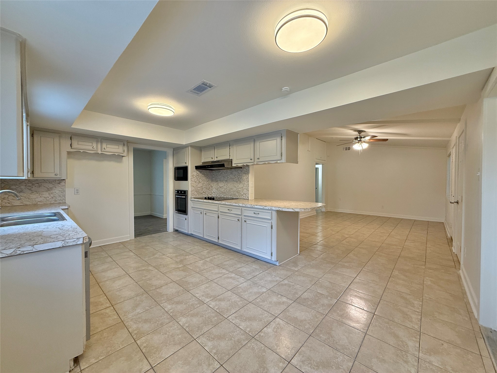 2043 Cherry Laurel Spring, TX 77386 - Photo 11 of 50 Kitchen & Breakfast Room