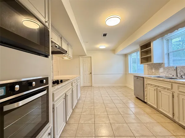 $2,350 | 2043 Cherry Laurel, Spring, TX 77386