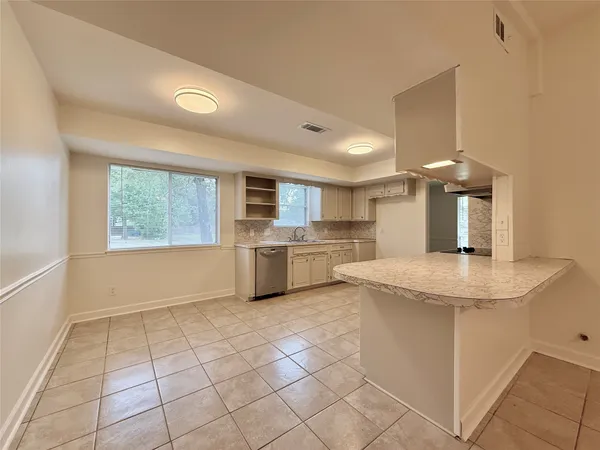 $2,350 | 2043 Cherry Laurel, Spring, TX 77386
