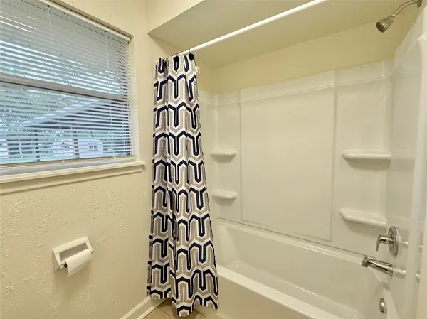 $2,350 | 2043 Cherry Laurel, Spring, TX 77386