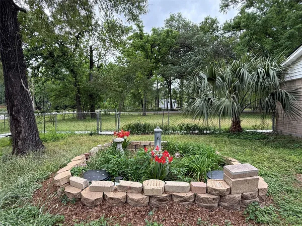 $2,350 | 2043 Cherry Laurel, Spring, TX 77386