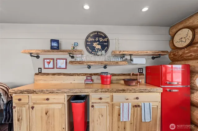 $1,199,000 | 33905 Winterwood Lane East, Davenport, WA 99122