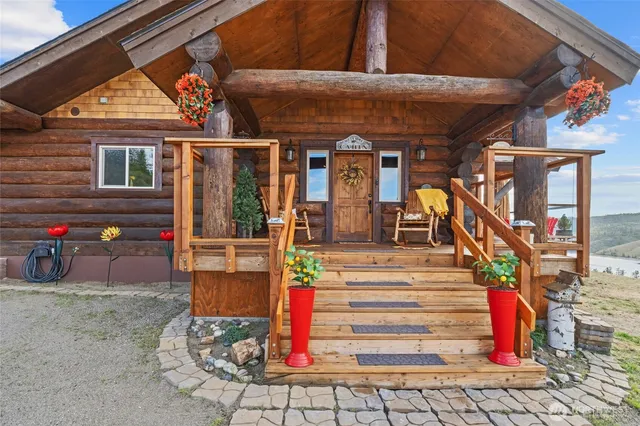 $1,199,000 | 33905 Winterwood Lane East, Davenport, WA 99122