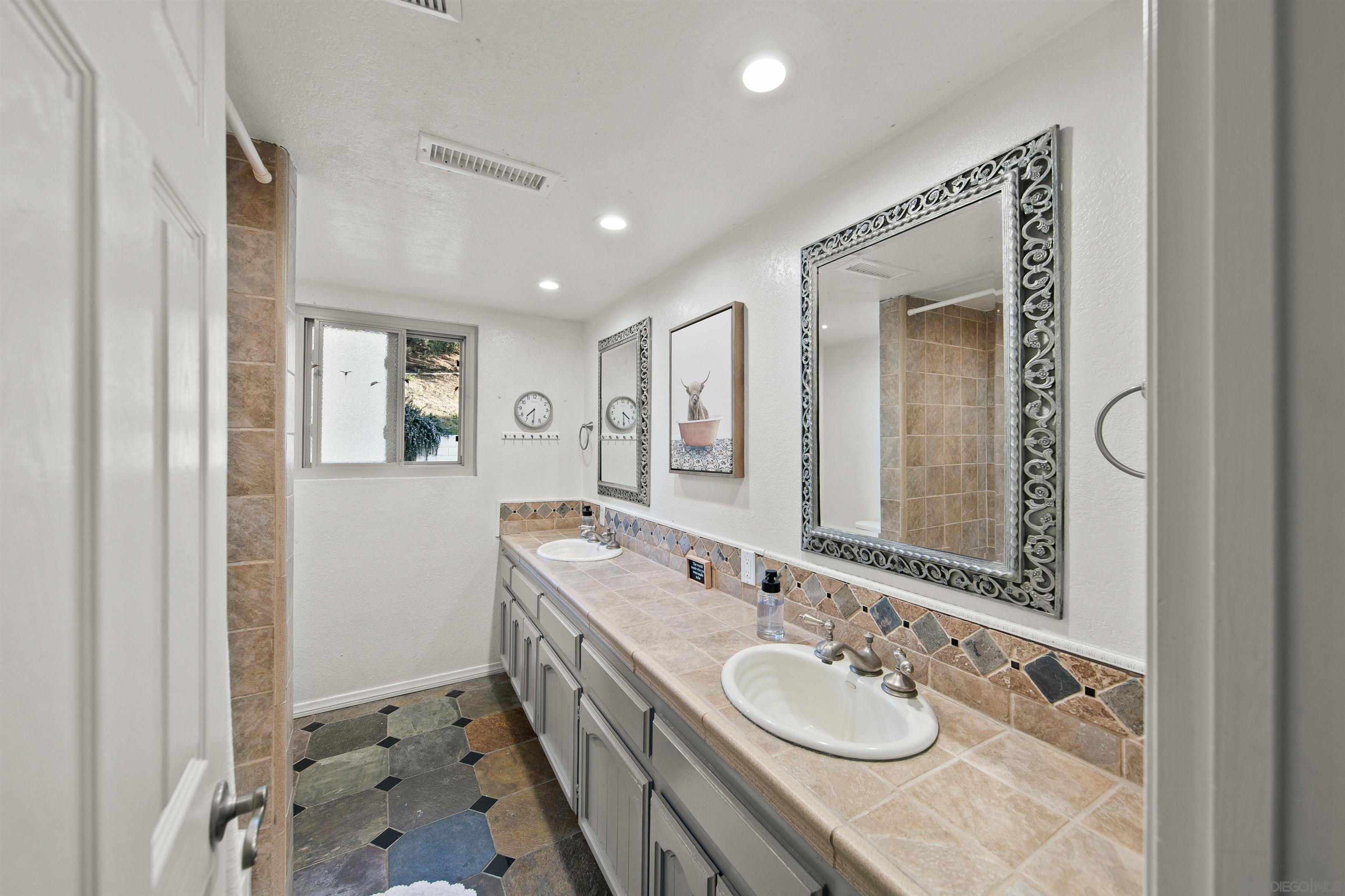 580 South Grade Road Alpine, CA 91901 - Photo 20 of 40