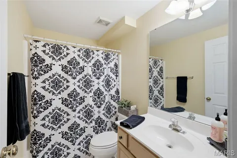 $625,000 | 444 Eagle Pointe Landing Drive, Eureka, MO 63025