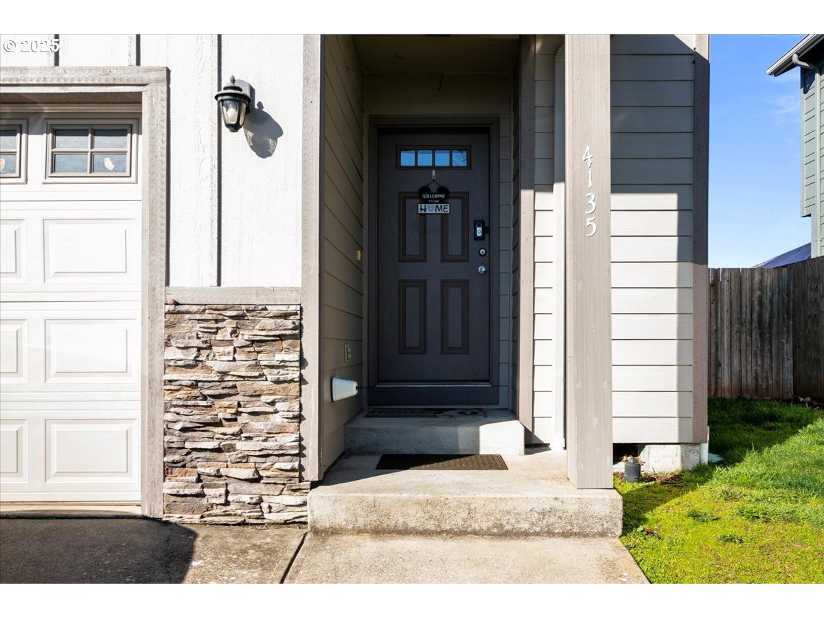 4135 Geranium Loop Northeast Salem, OR 97305 - Photo 2 of 18 a view of entrance of the house