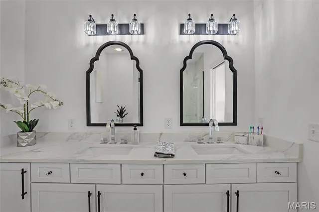 $395,000 | 310 Captains Court, Grafton, IL 62037