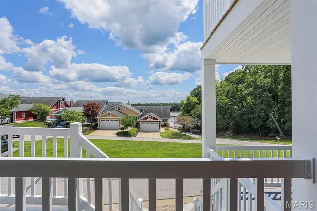 $395,000 | 310 Captains Court, Grafton, IL 62037