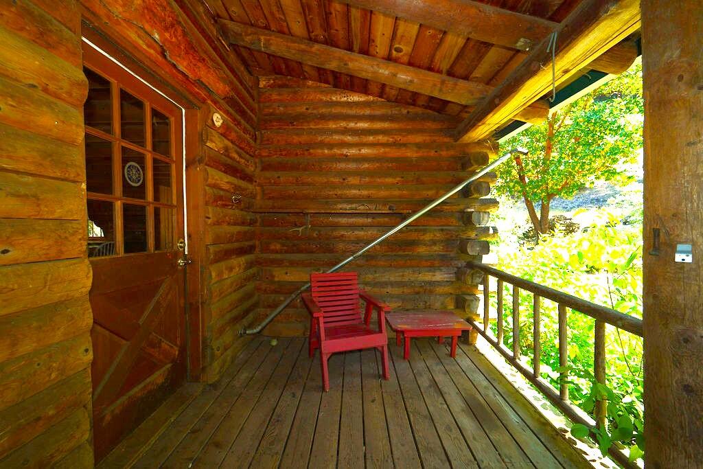 691 Lost Bridge Road Lewiston, CA 96052 - Photo 41 of 52 front porch