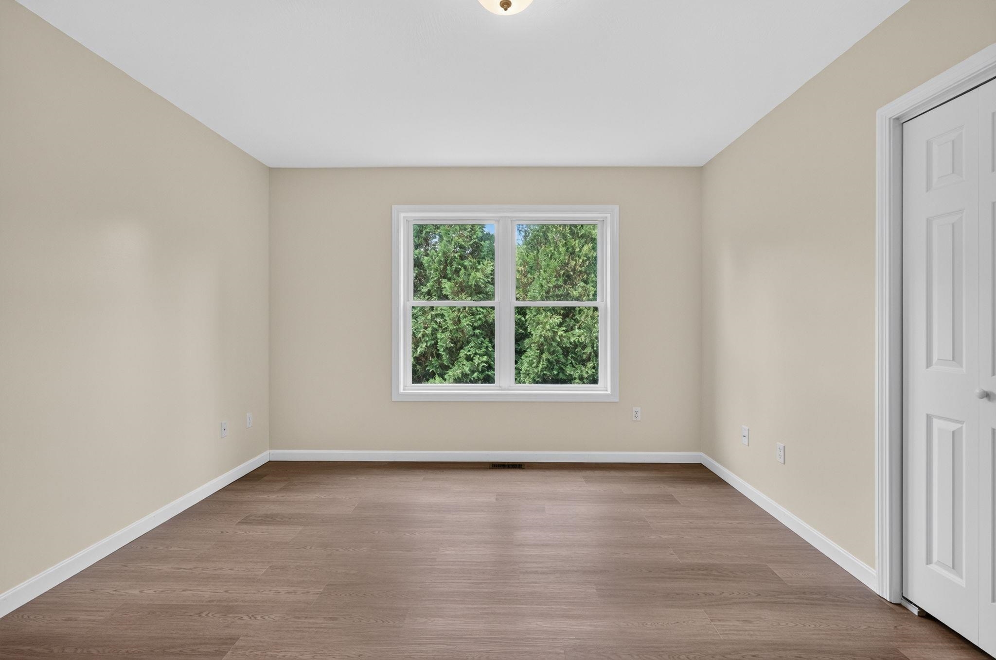 129 East Main Street Hampstead, NH 03826 - Photo 21 of 37