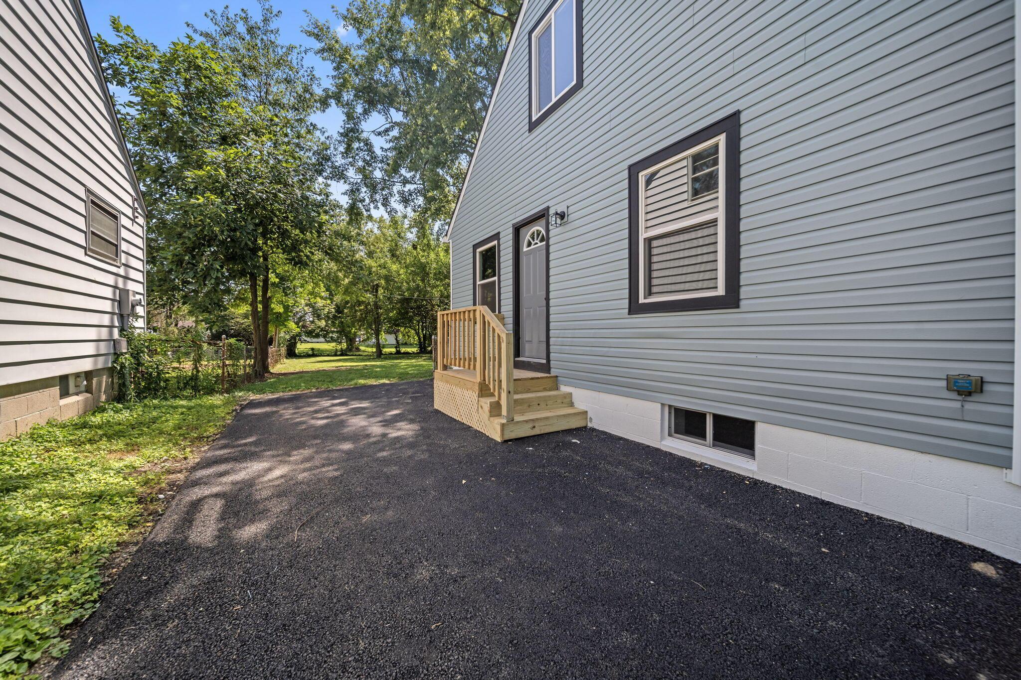 1319 Northridge Road Columbus, OH 43224 - Photo 44 of 66 44-web-or-mls-DSC05190