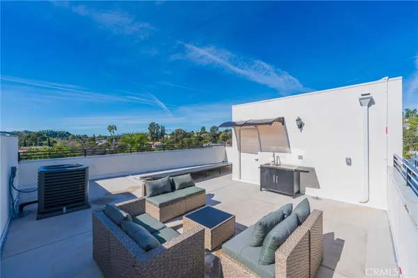 $6,500 | 712 Chestnut Avenue, Los Angeles, CA 90042