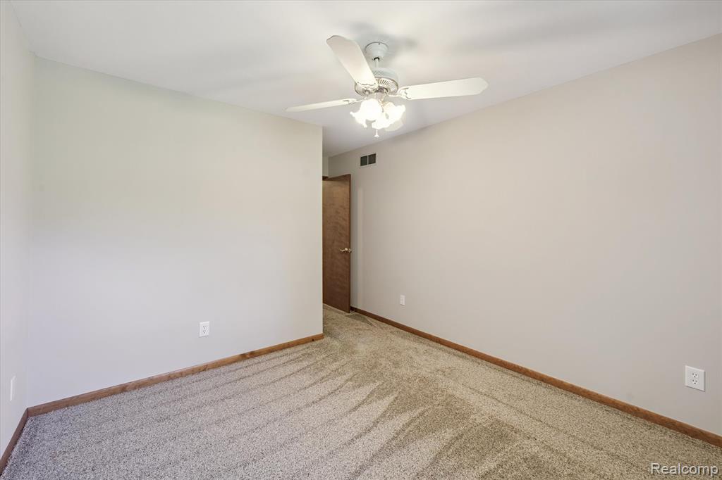 10419 Maple Road Hartland, MI 48353 - Photo 20 of 35