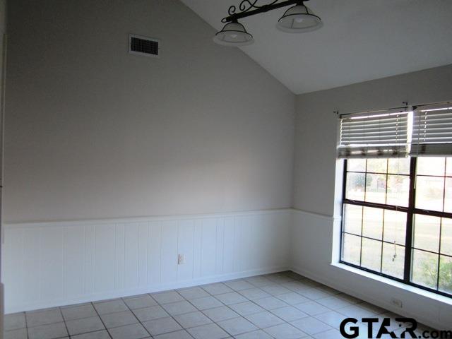 103 Wendy Whitehouse, TX 75791 - Photo 2 of 18 an empty room with windows