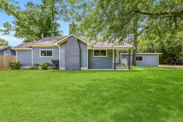 $330,000 | 4712 33rd Street East, Dickinson, TX 77539