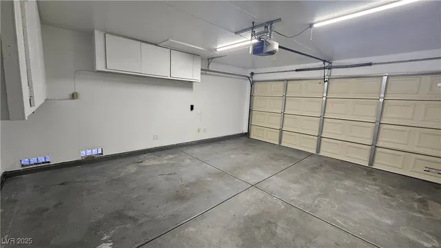 $2,450 | 3365 Othello Drive, Las Vegas, NV 89121