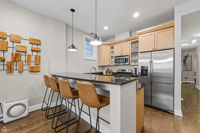 $399,900 | 4606 North Malden Street, Unit GS, Chicago, IL 60640