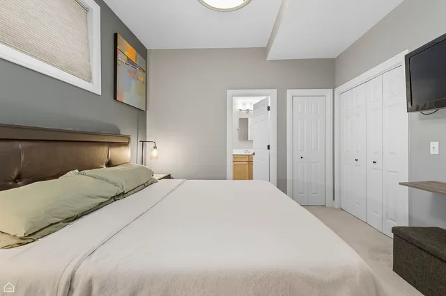 $399,900 | 4606 North Malden Street, Unit GS, Chicago, IL 60640