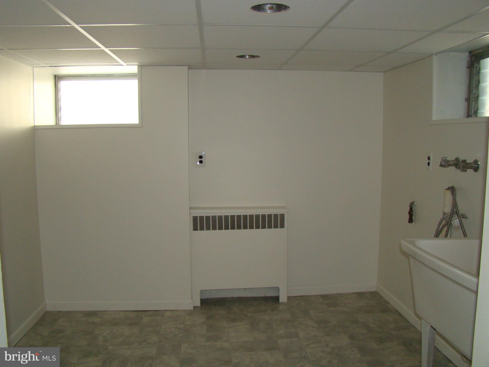 3104 Beverly Road Baltimore, MD 21214 - Photo 8 of 26 Large Laundry Room