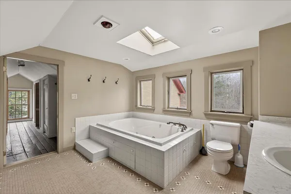 $275,000 | 330 East Main Street, Searsport, ME 04974