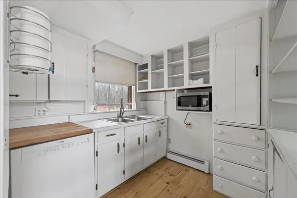 $275,000 | 330 East Main Street, Searsport, ME 04974